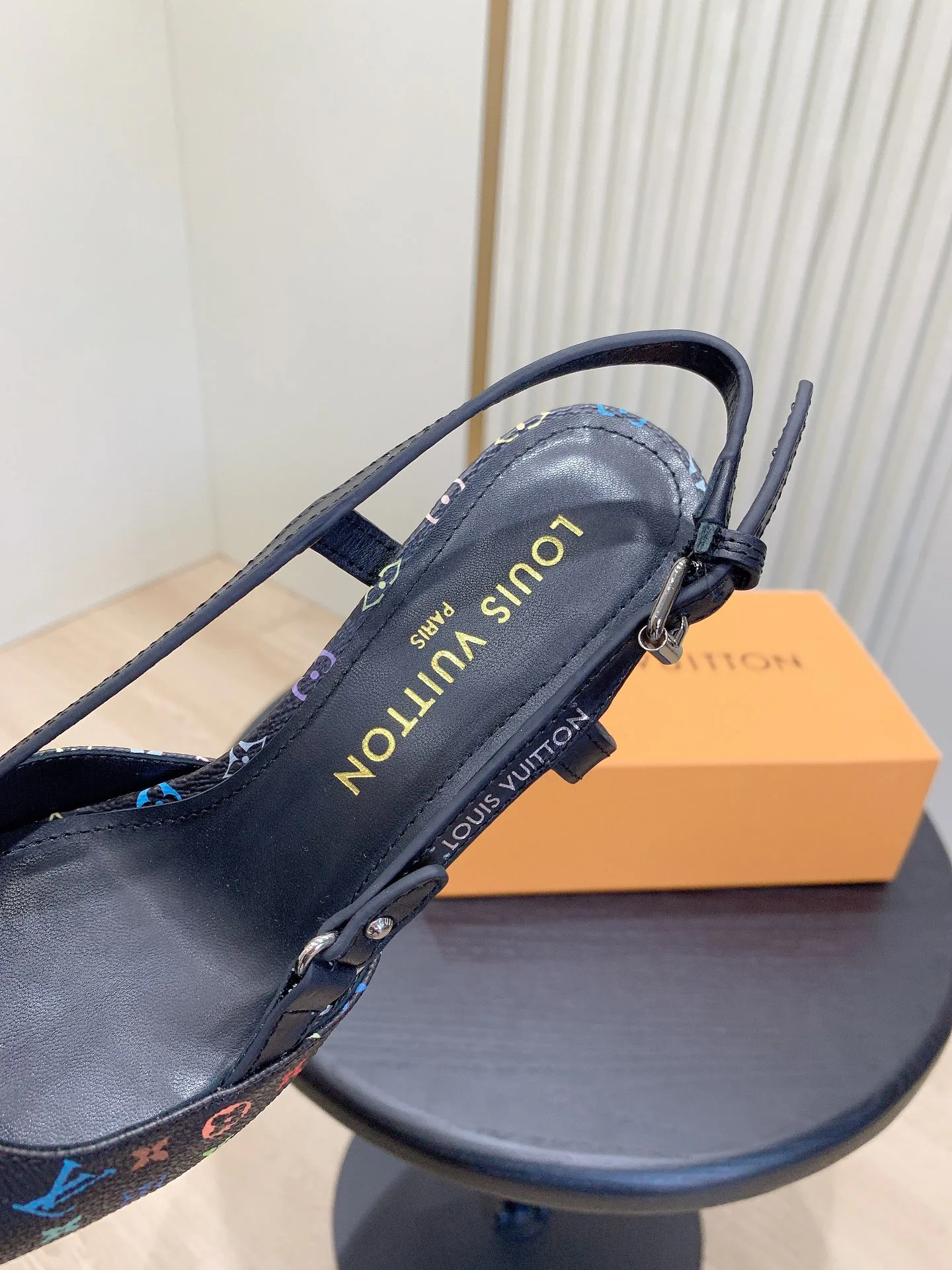 Туфли Женские Louis Vuitton 1834457