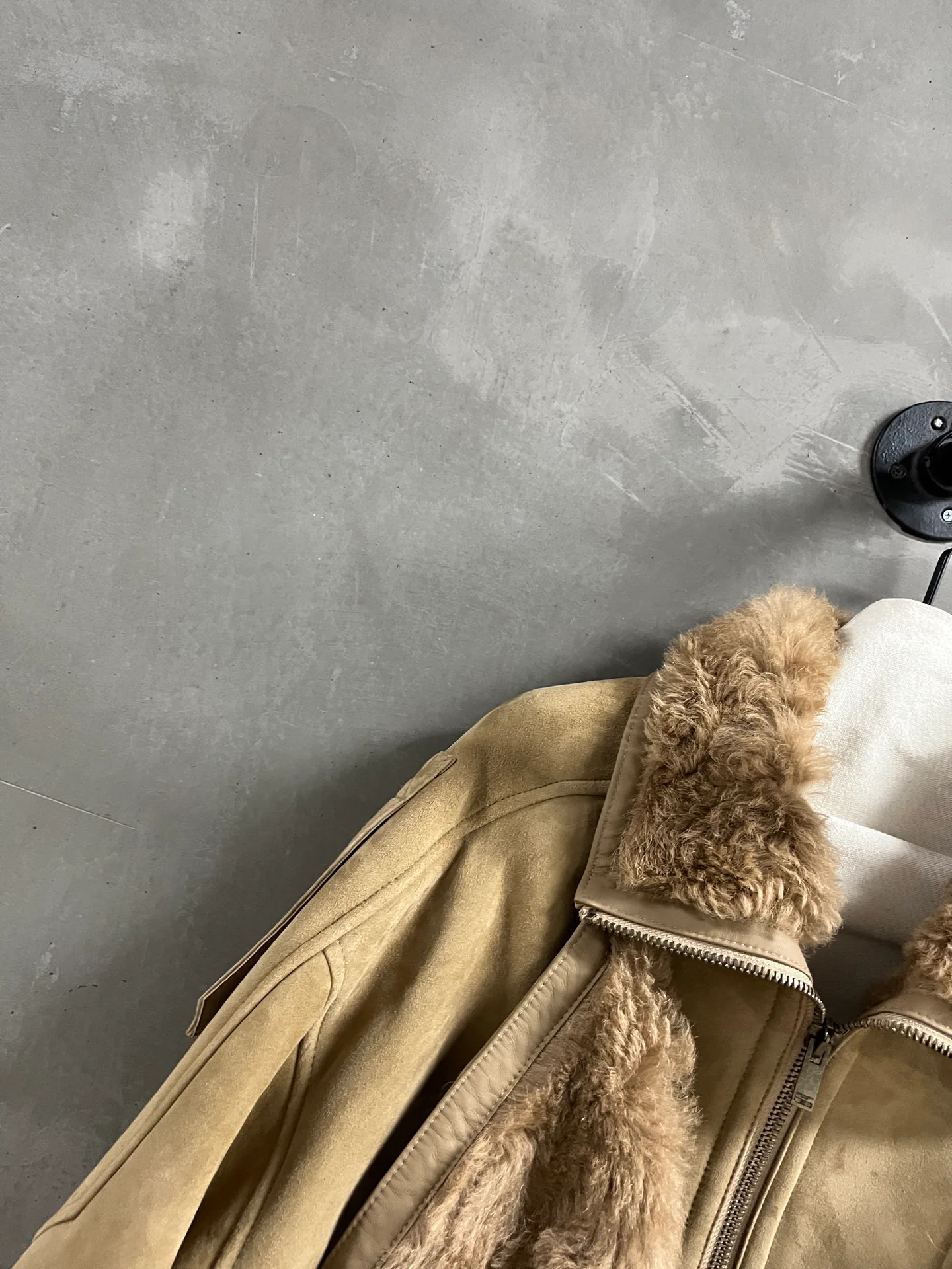 Кожаные Куртки И Дублёнки Женские Saint Laurent 18630179
