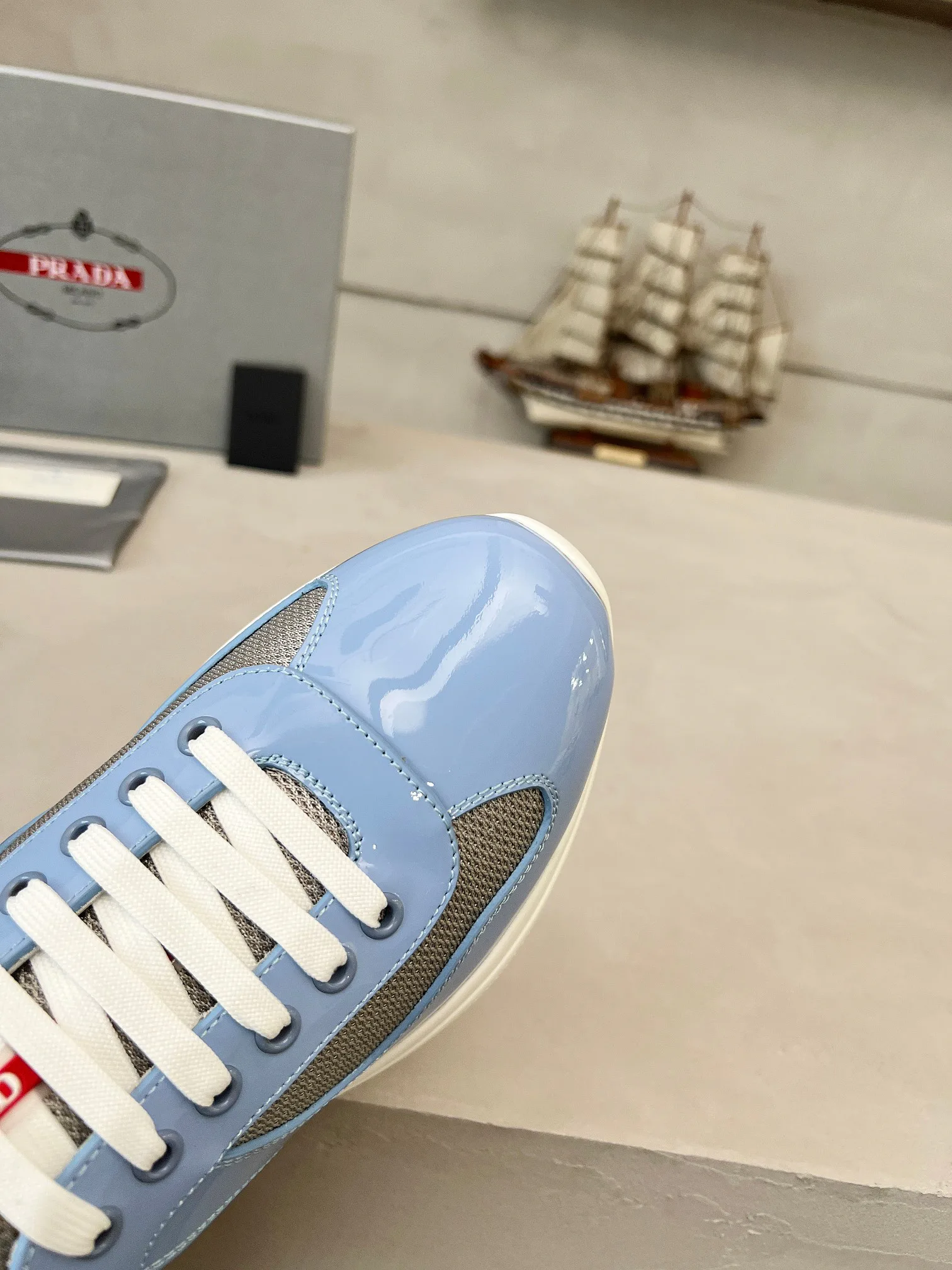 Кроссовки Женские Prada 931603