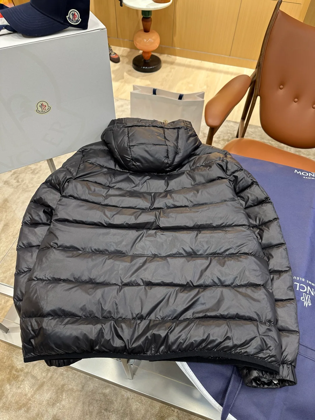 Куртки И Пуховики Мужские Moncler 18209649