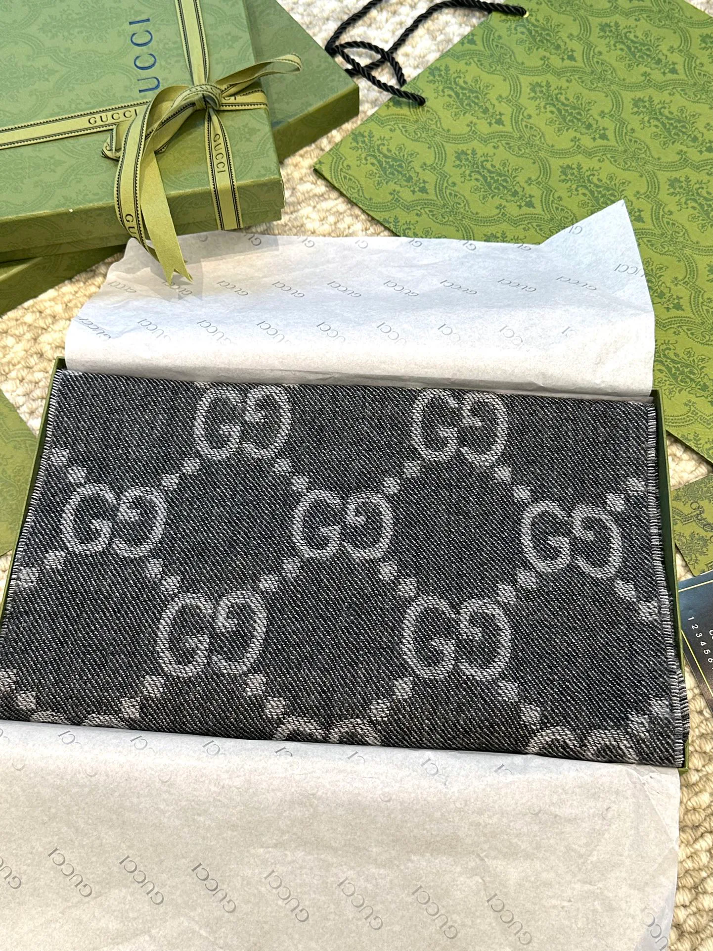 Шарфы Gucci 1458316
