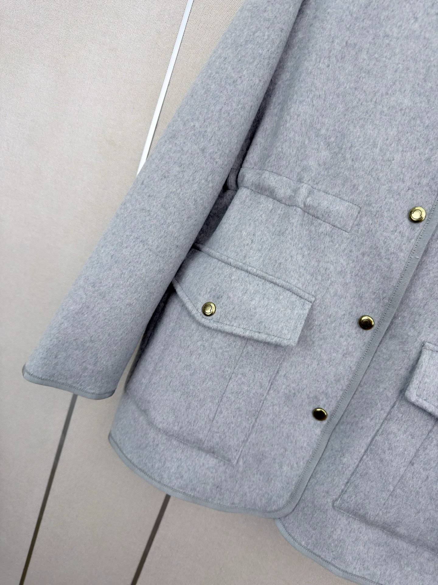 Куртки И Пуховики Женские Moncler 18408002