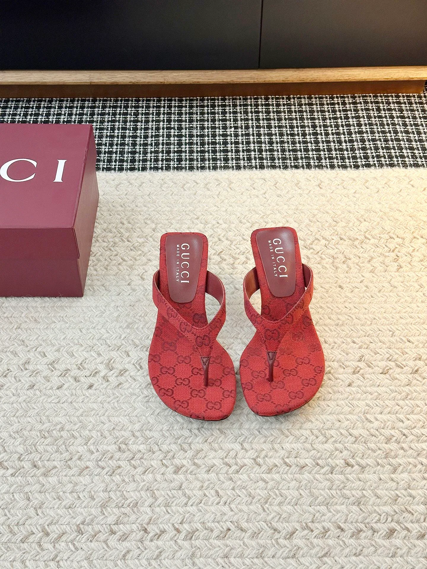 Шлепанцы Женские Gucci 13792484
