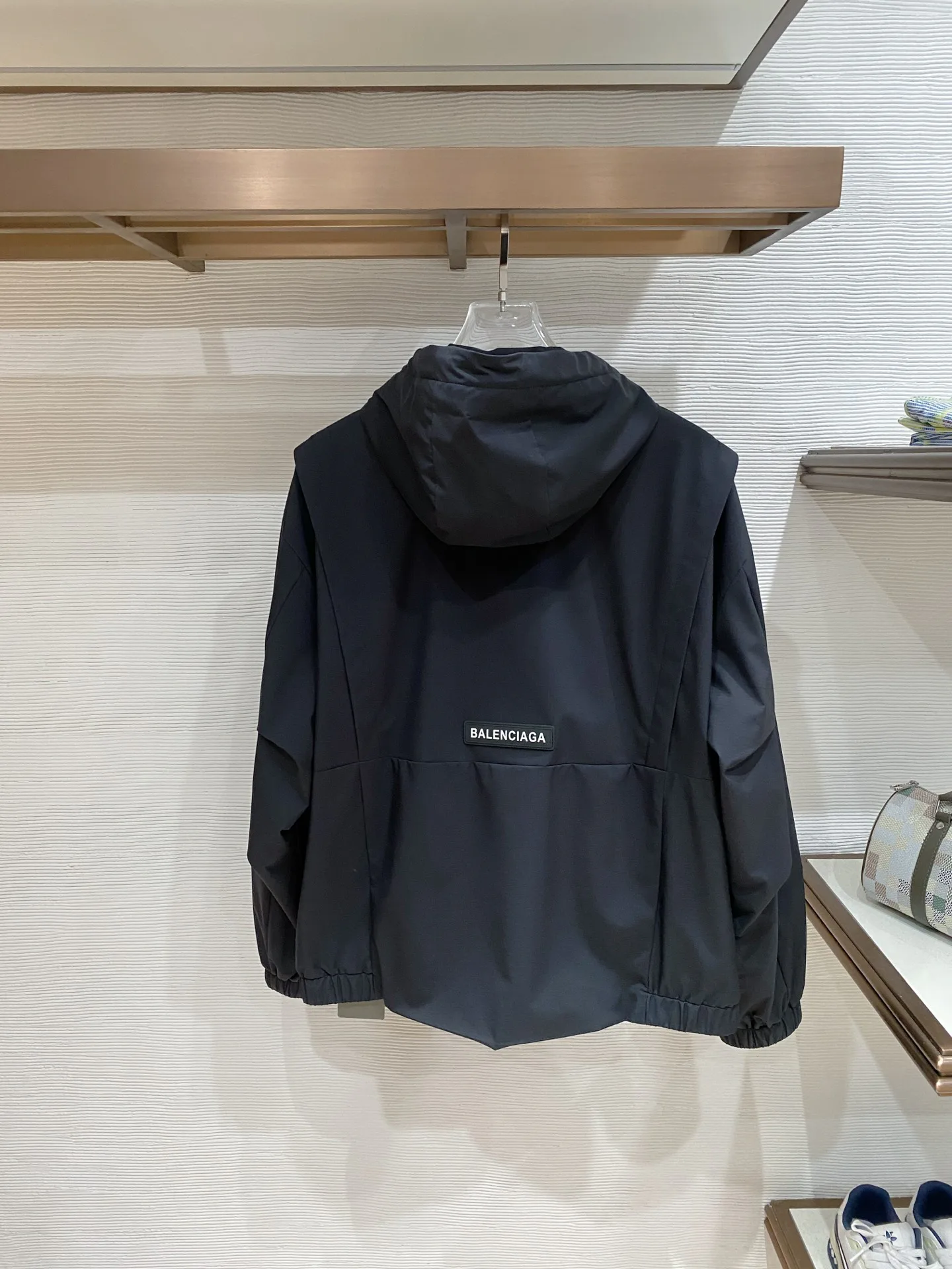 Куртки И Пуховики Мужские Balenciaga 10271823