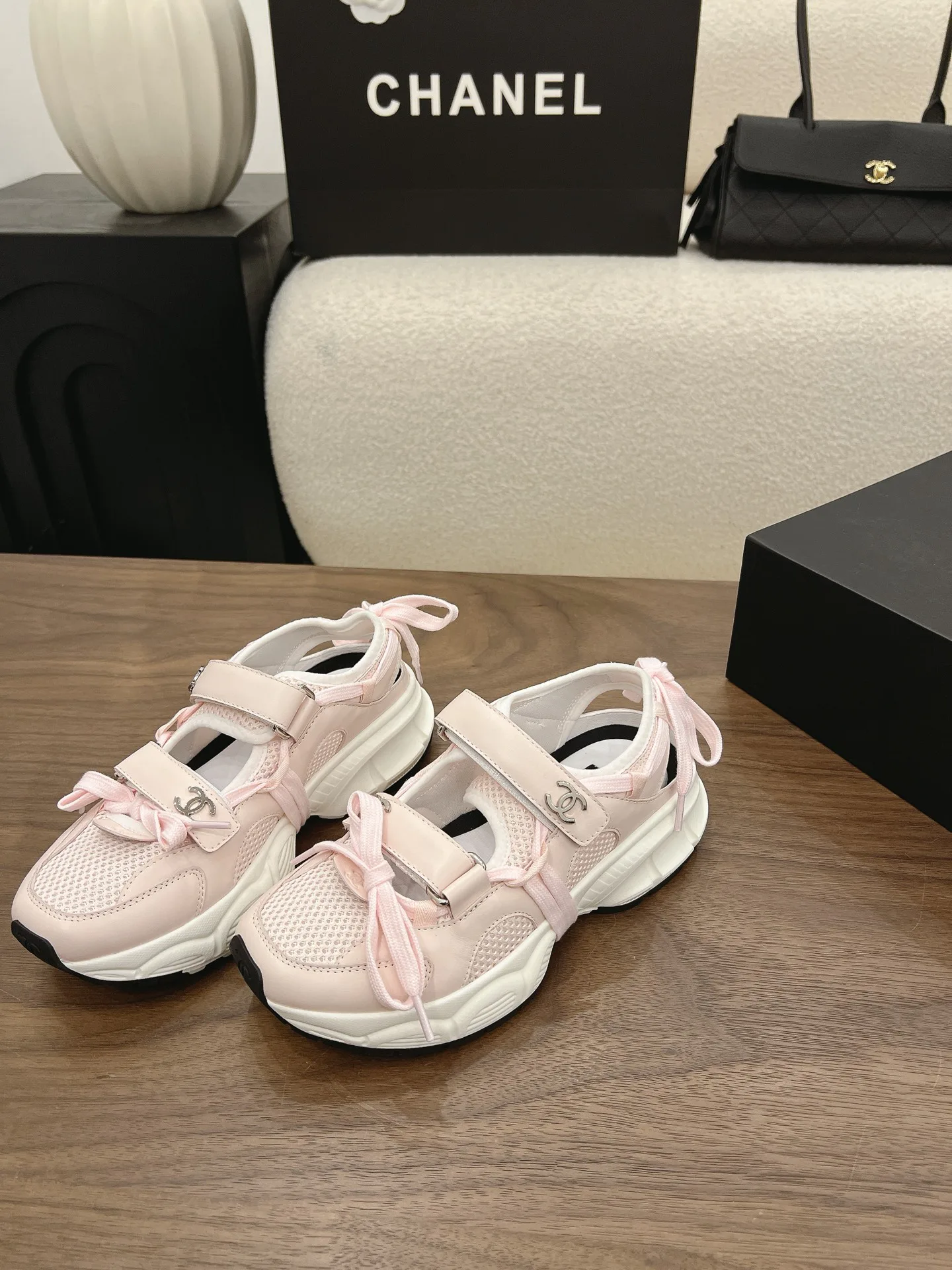 Кроссовки Женские Chanel 17077247