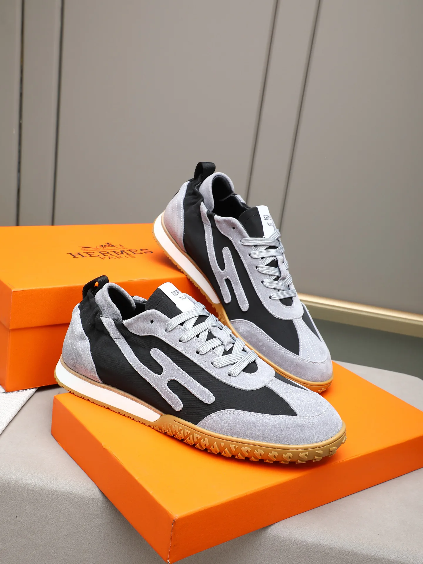 Кроссовки Женские Hermes 18531417