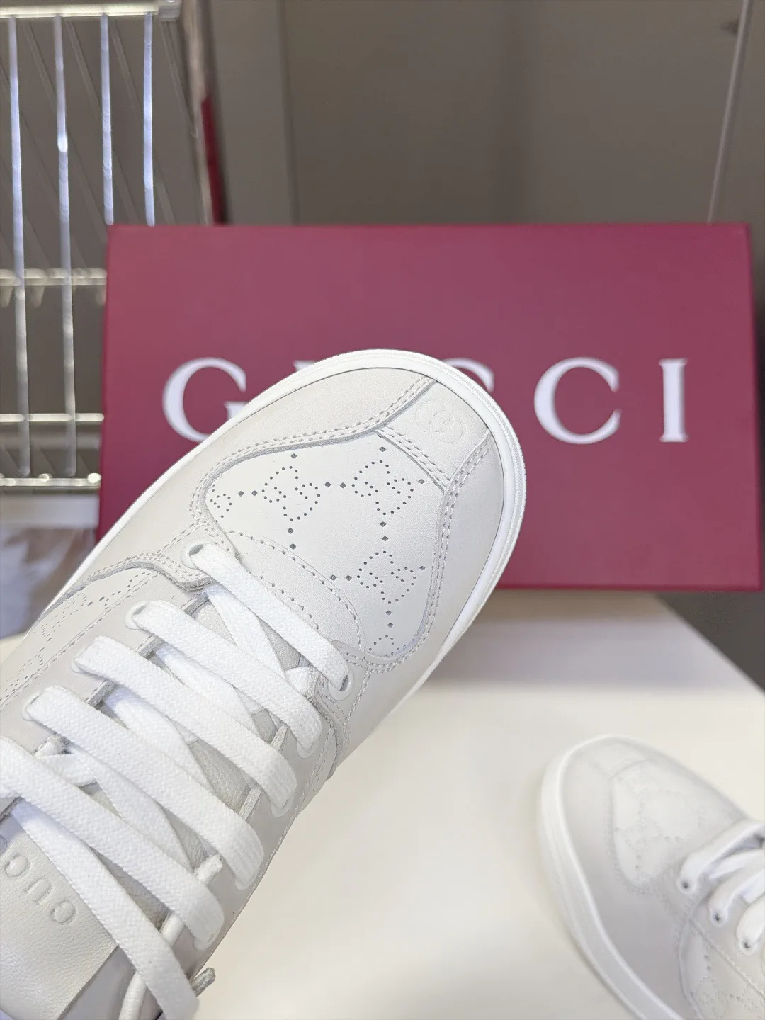 Кроссовки Женские Gucci 18005183