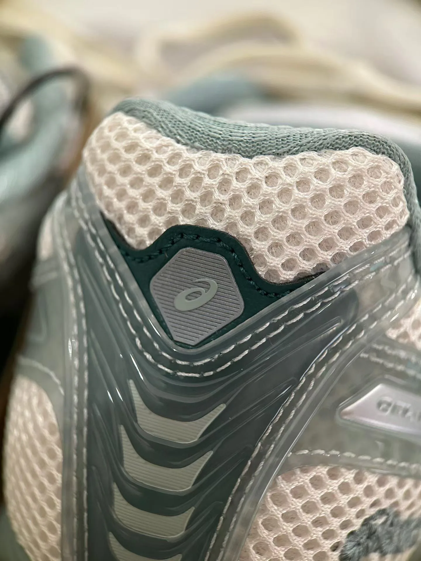 Кроссовки Женские Asics 17065410