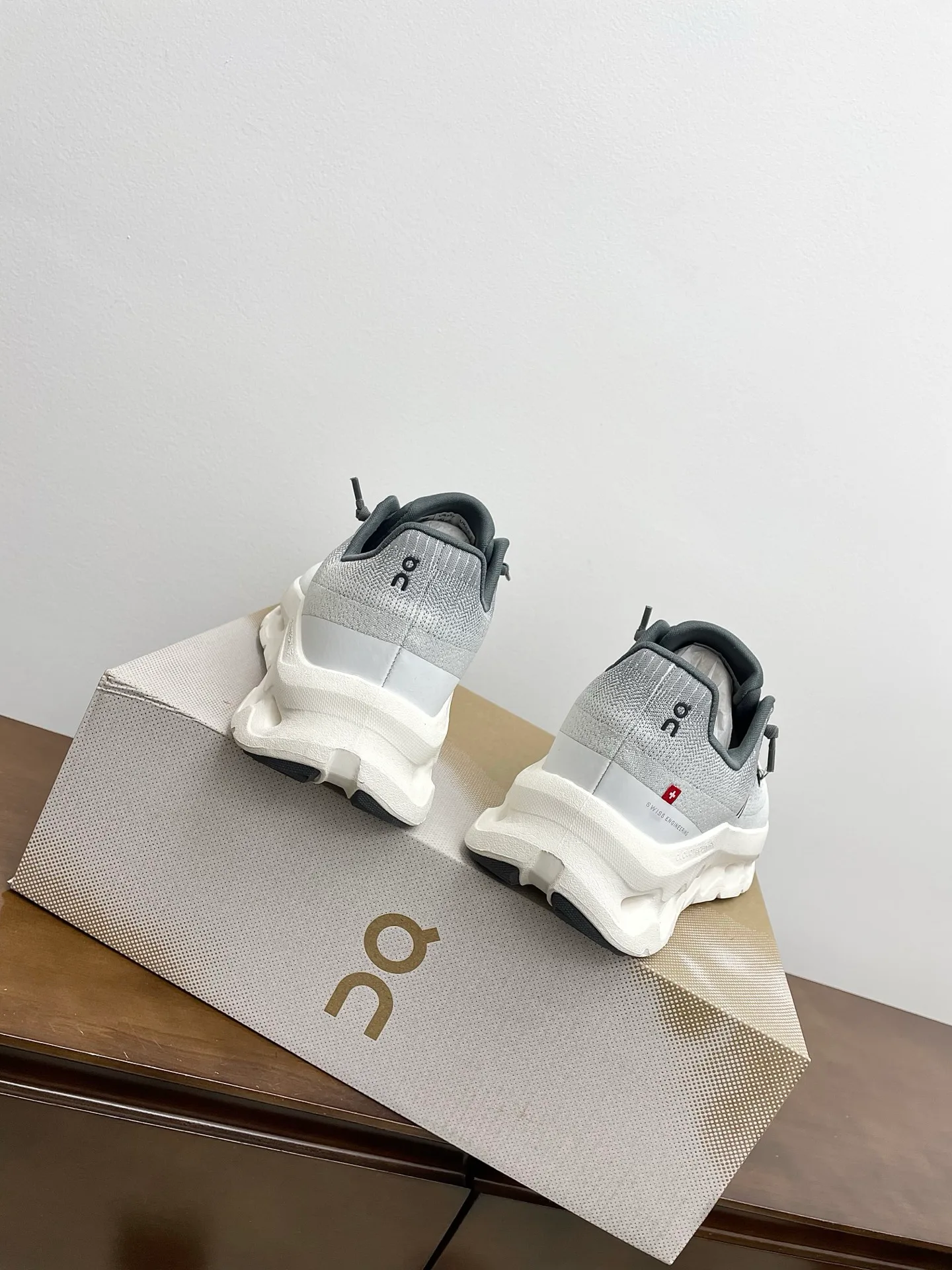 Кроссовки Женские Loewe 3675796