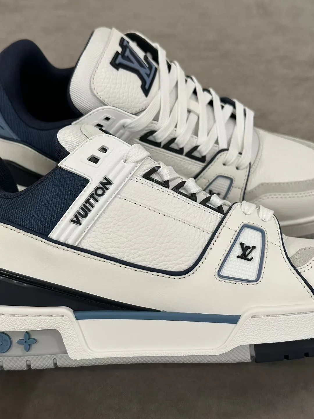 Кроссовки Женские Louis Vuitton 1189217