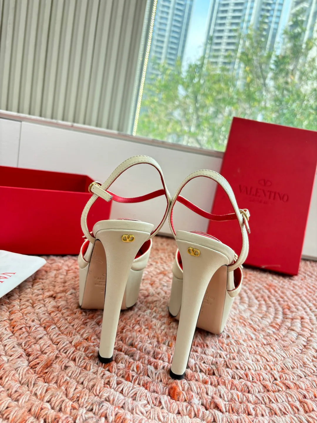 Босоножки Женские Valentino 11479968