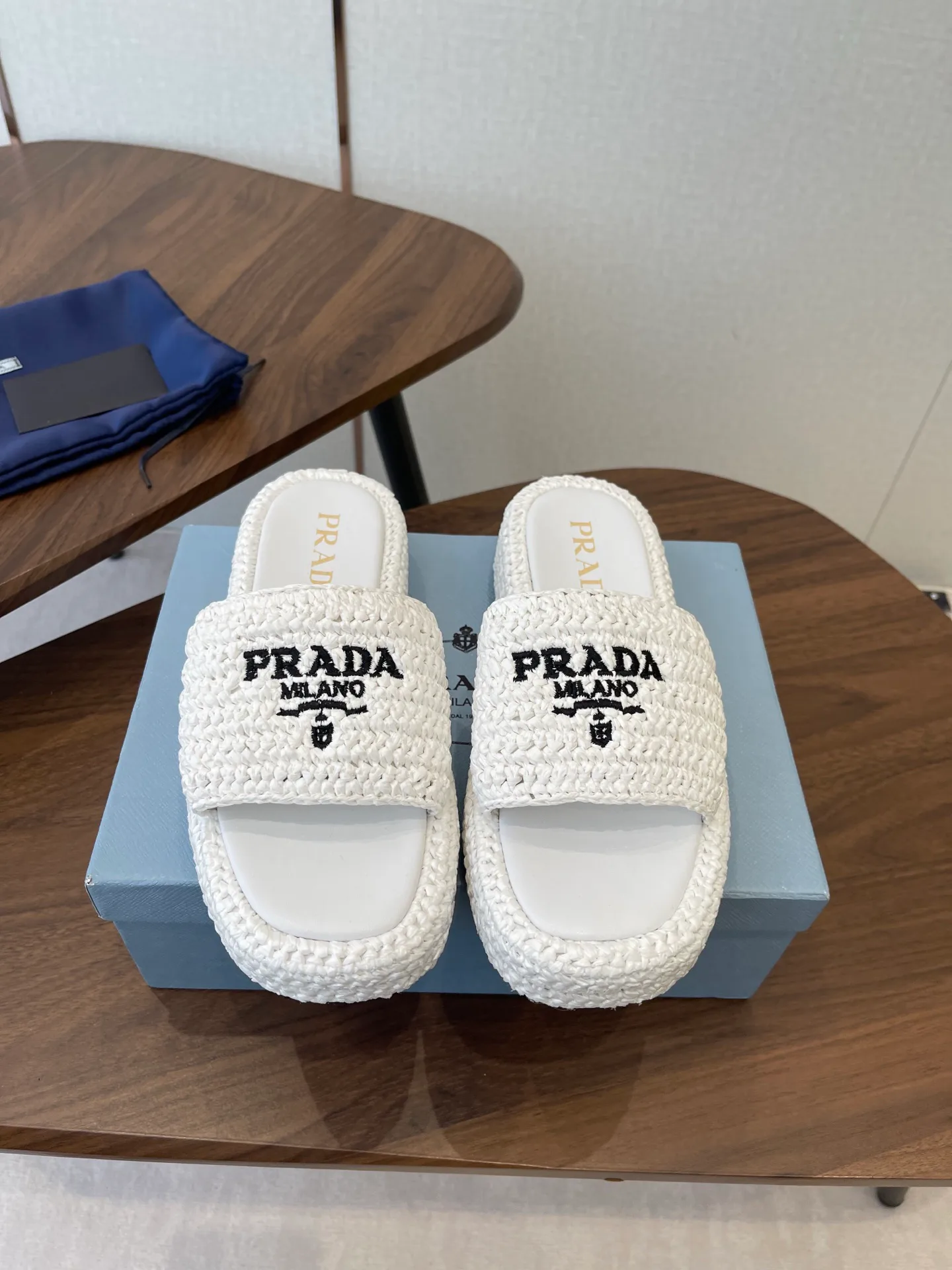 Шлепанцы Женские Prada 11528012