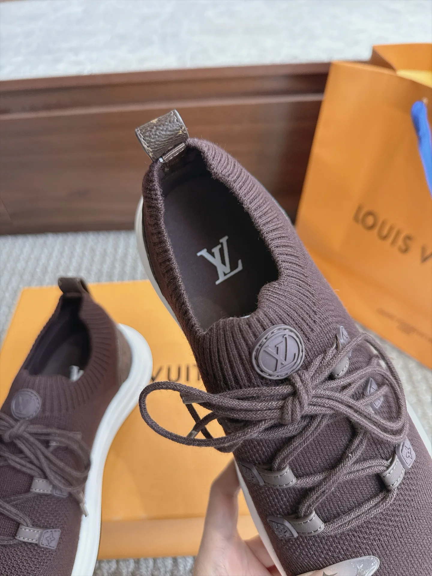 Кроссовки Мужские Louis Vuitton 18333250
