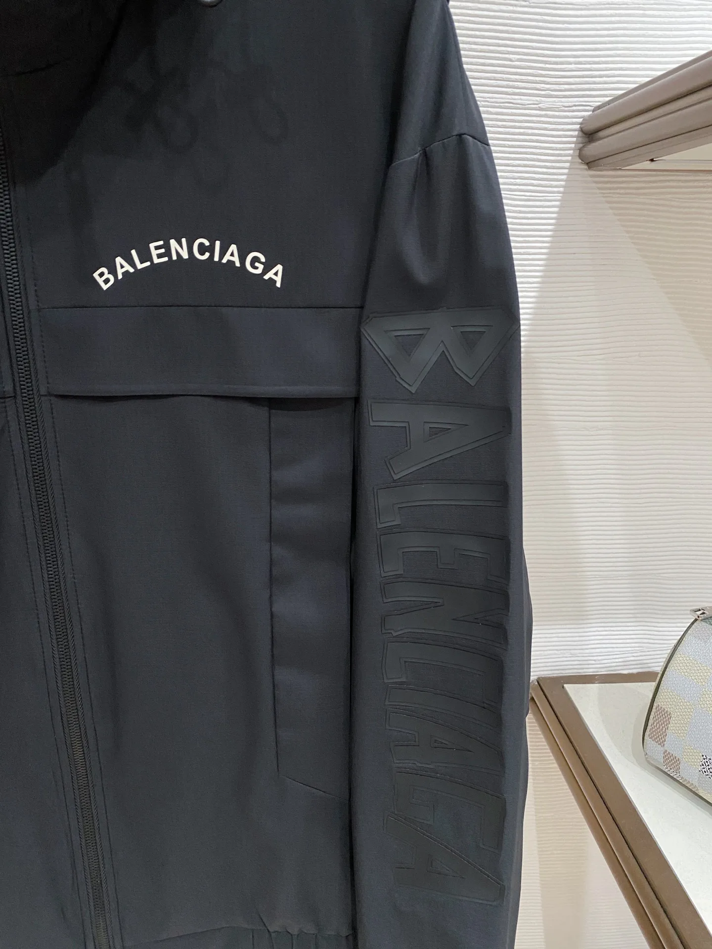 Куртки И Пуховики Мужские Balenciaga 10271823