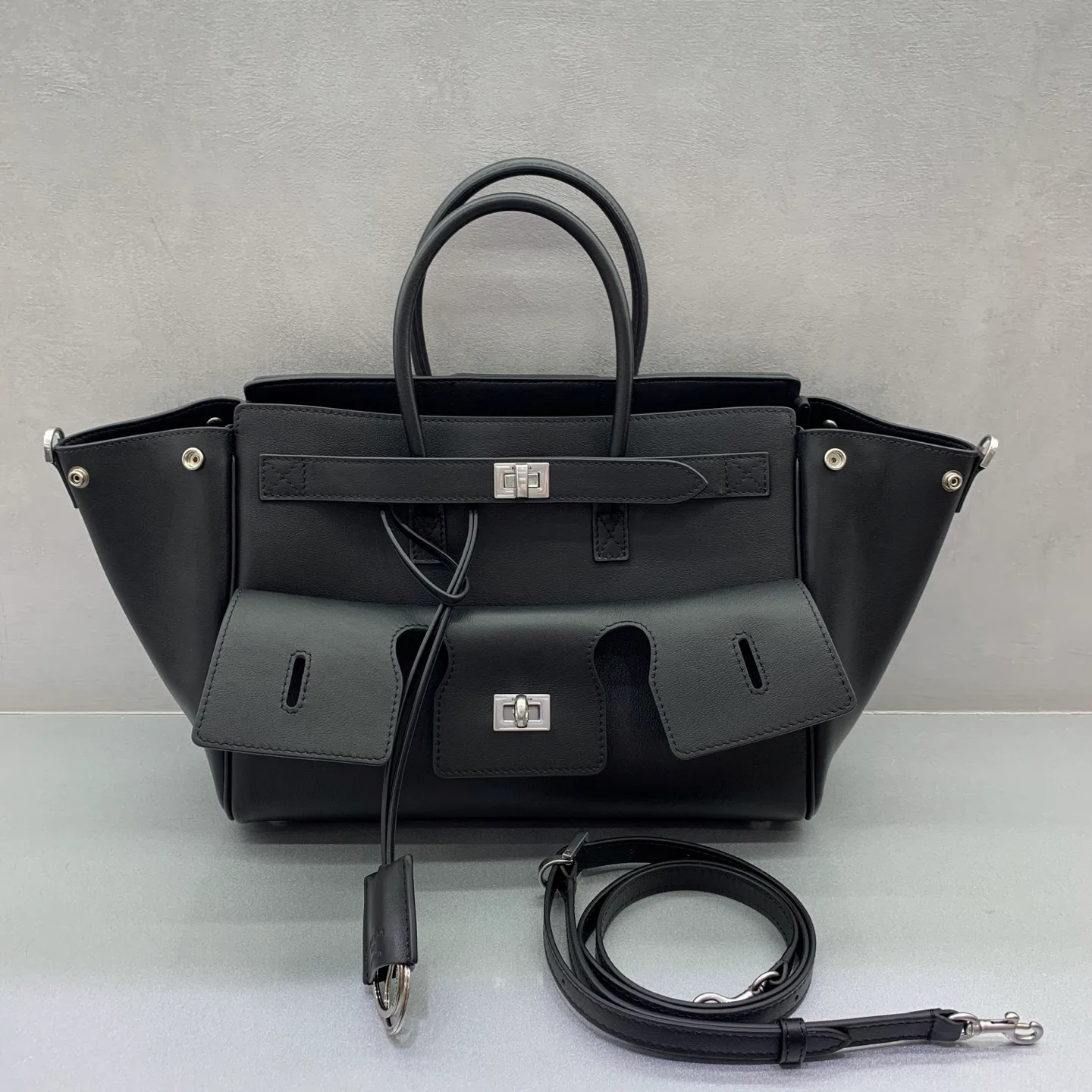 Классические Сумки Женские Balenciaga 18205722
