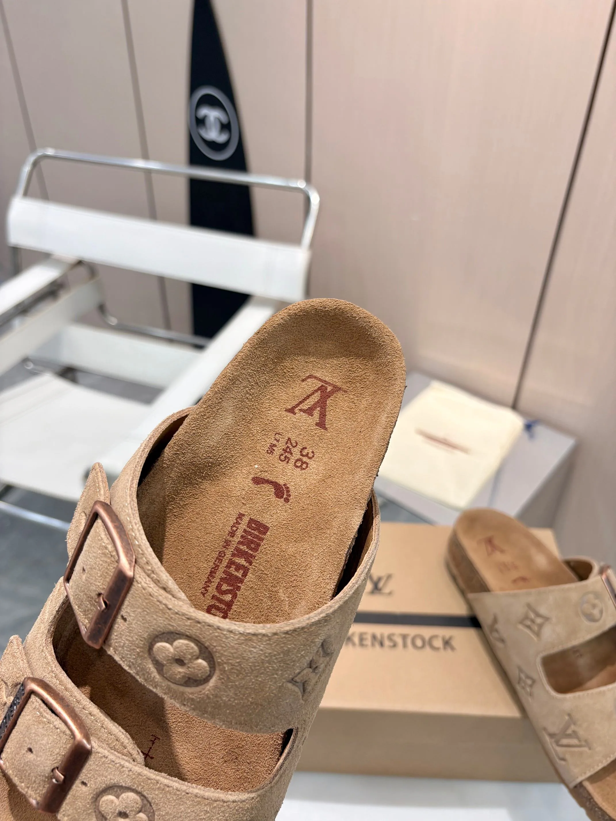 Сандалии Женские Louis Vuitton 11468879