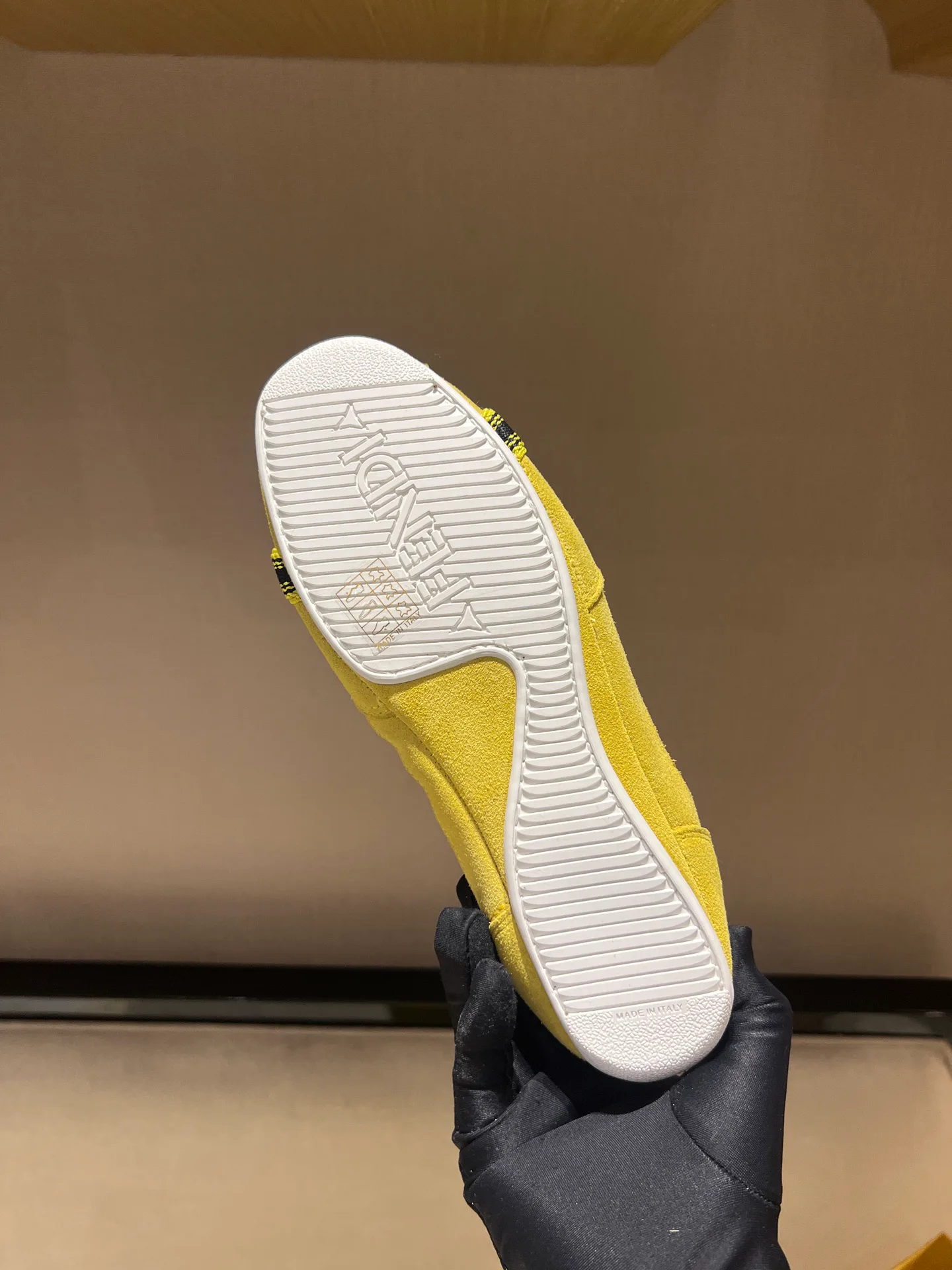 Кроссовки Женские Fendi 18278640
