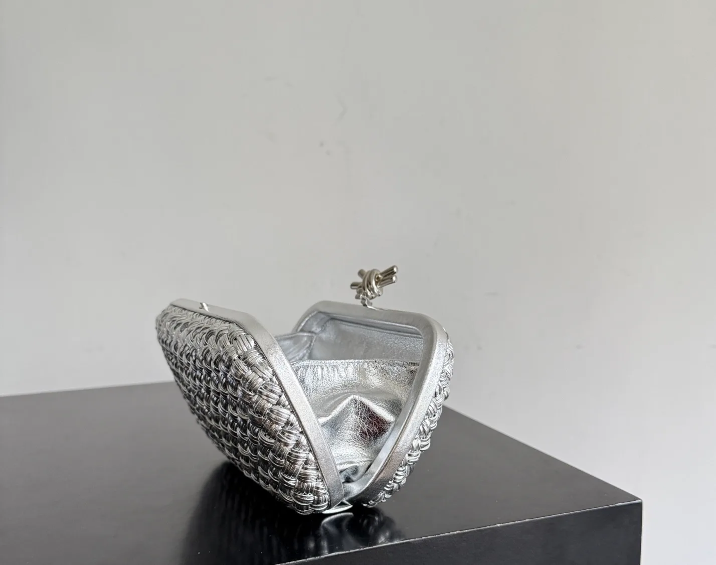Клатчи Женские Bottega Veneta 17313235