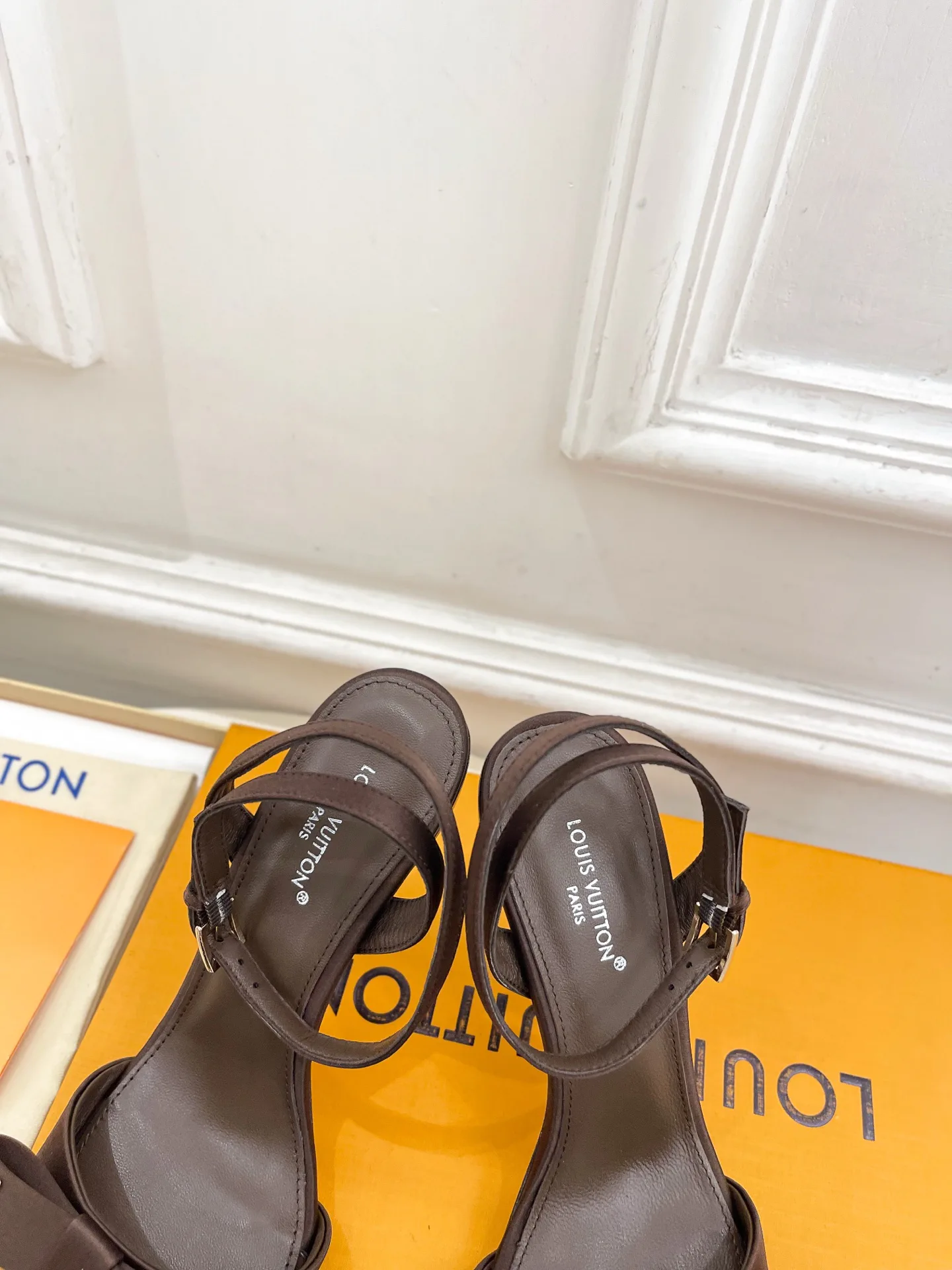Босоножки Женские Louis Vuitton 11893450
