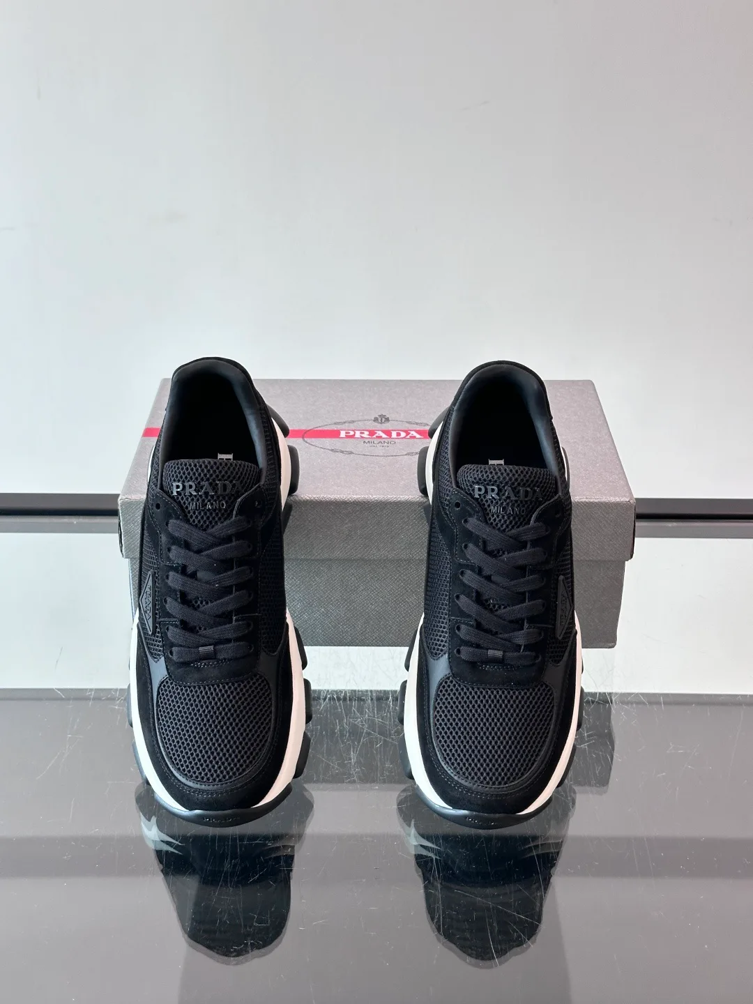 Кроссовки Женские Prada 18449475