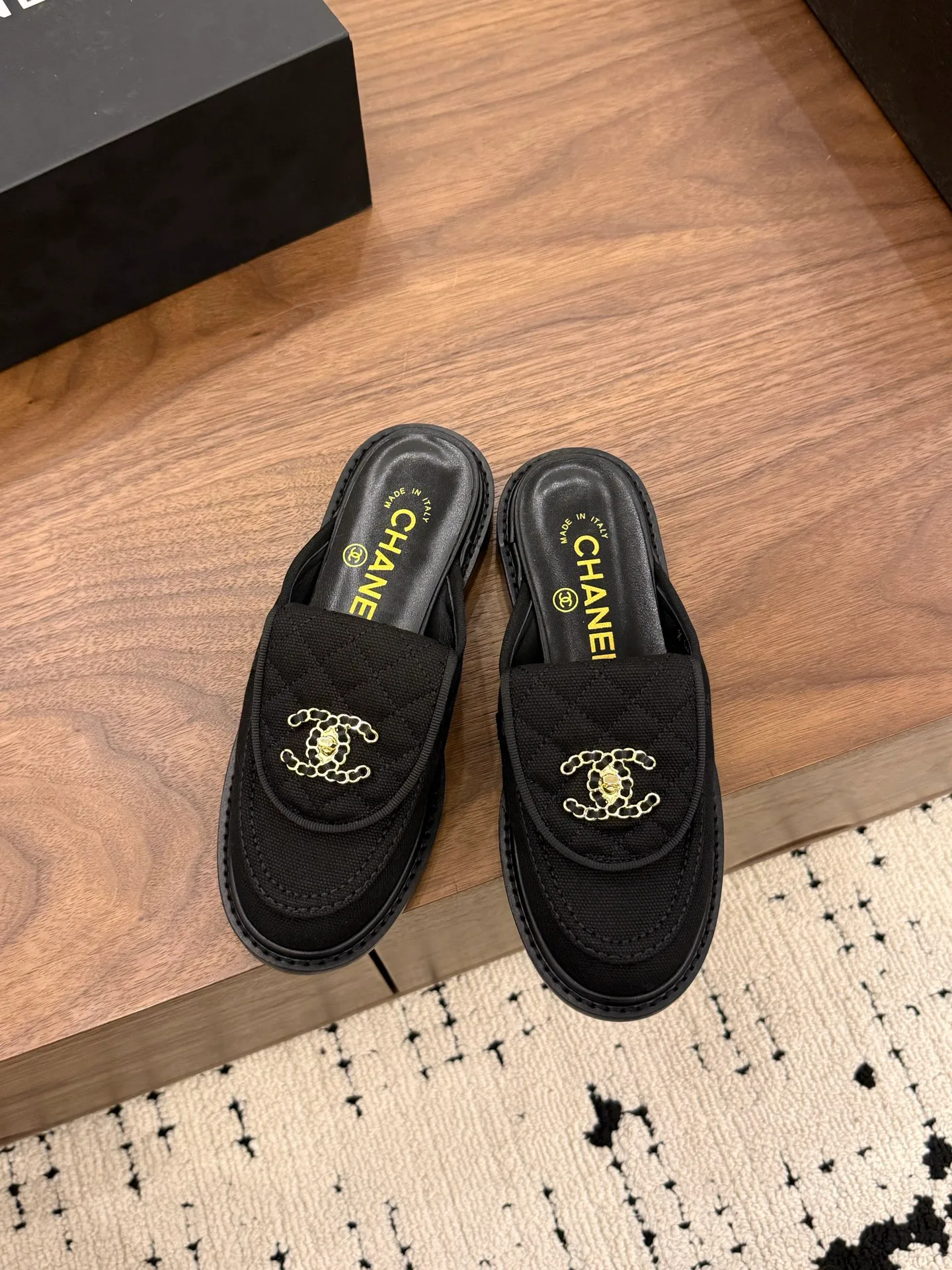 Сандалии Женские Chanel 13444890