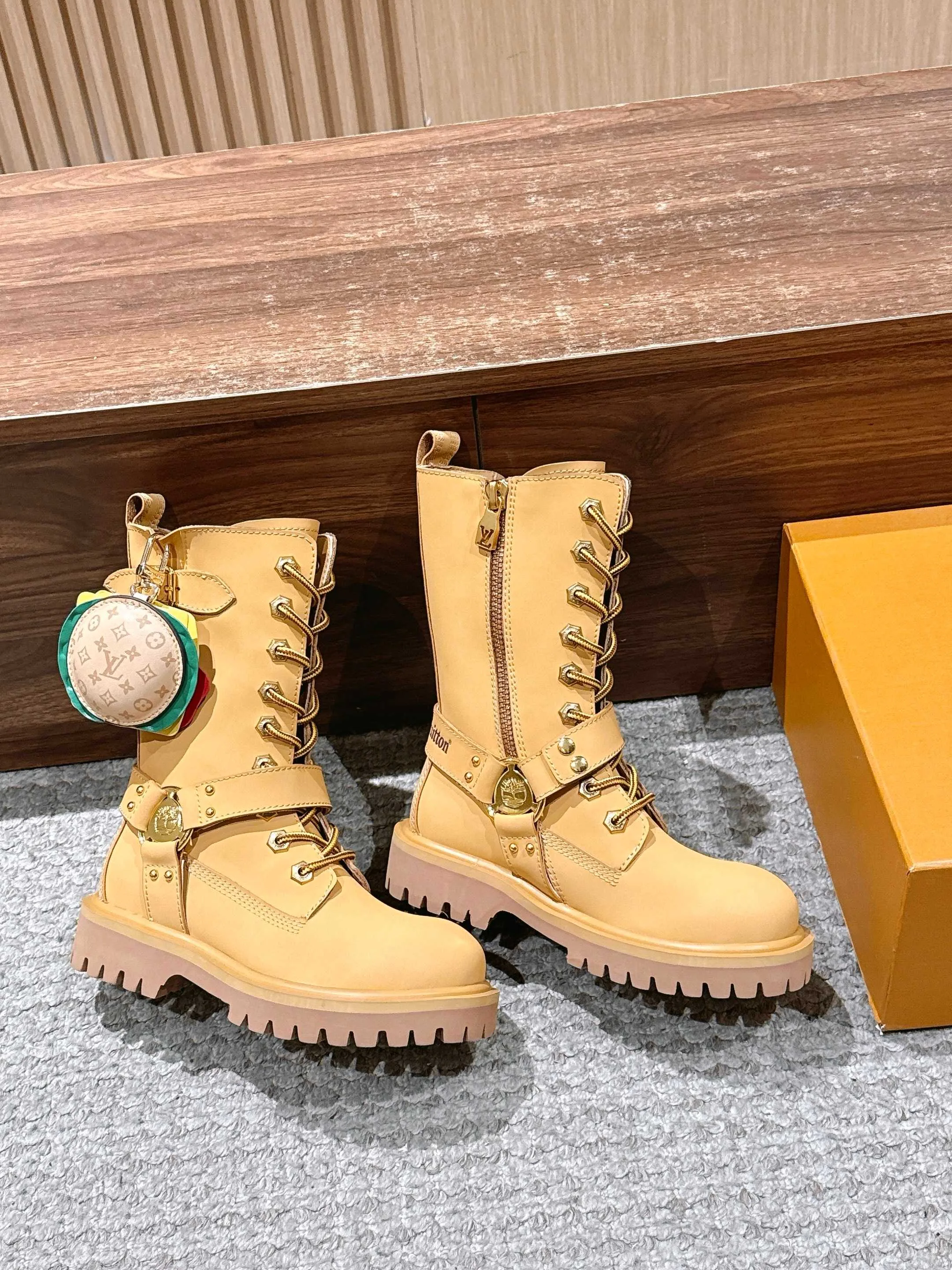 Ботинки Женские Louis Vuitton 147165