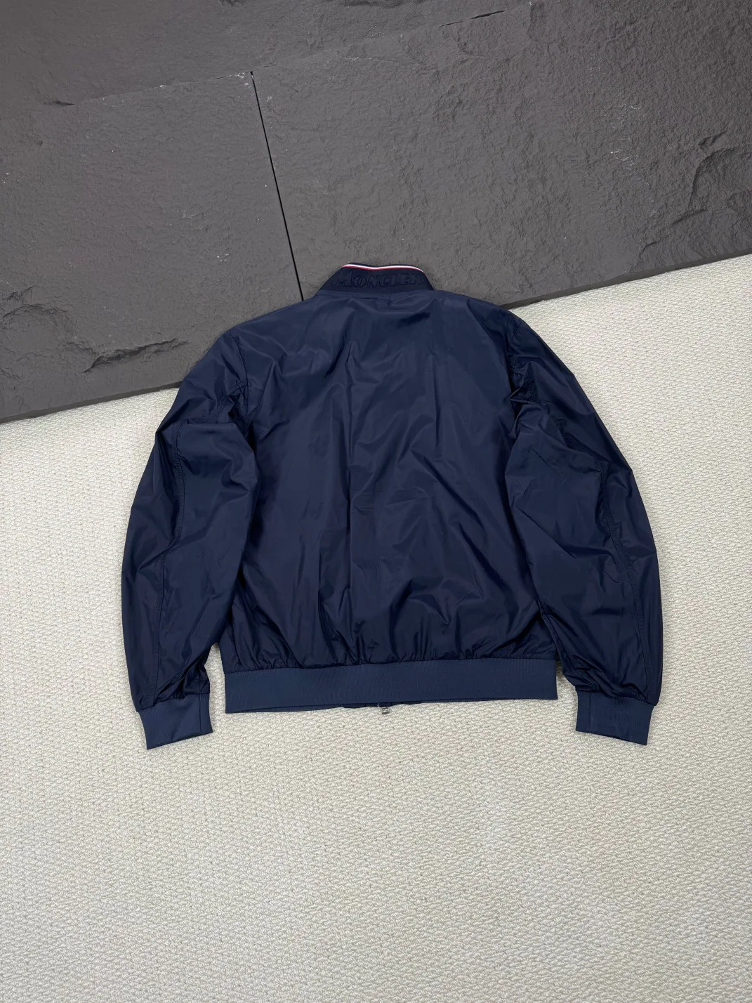 Куртки И Пуховики Мужские Moncler 11411675