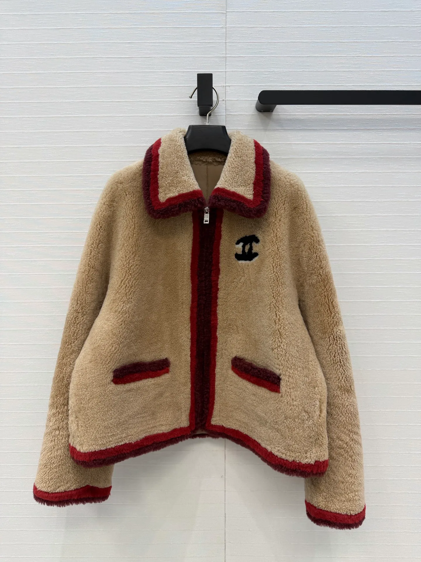 Куртки И Пуховики Женские Chanel 19725796