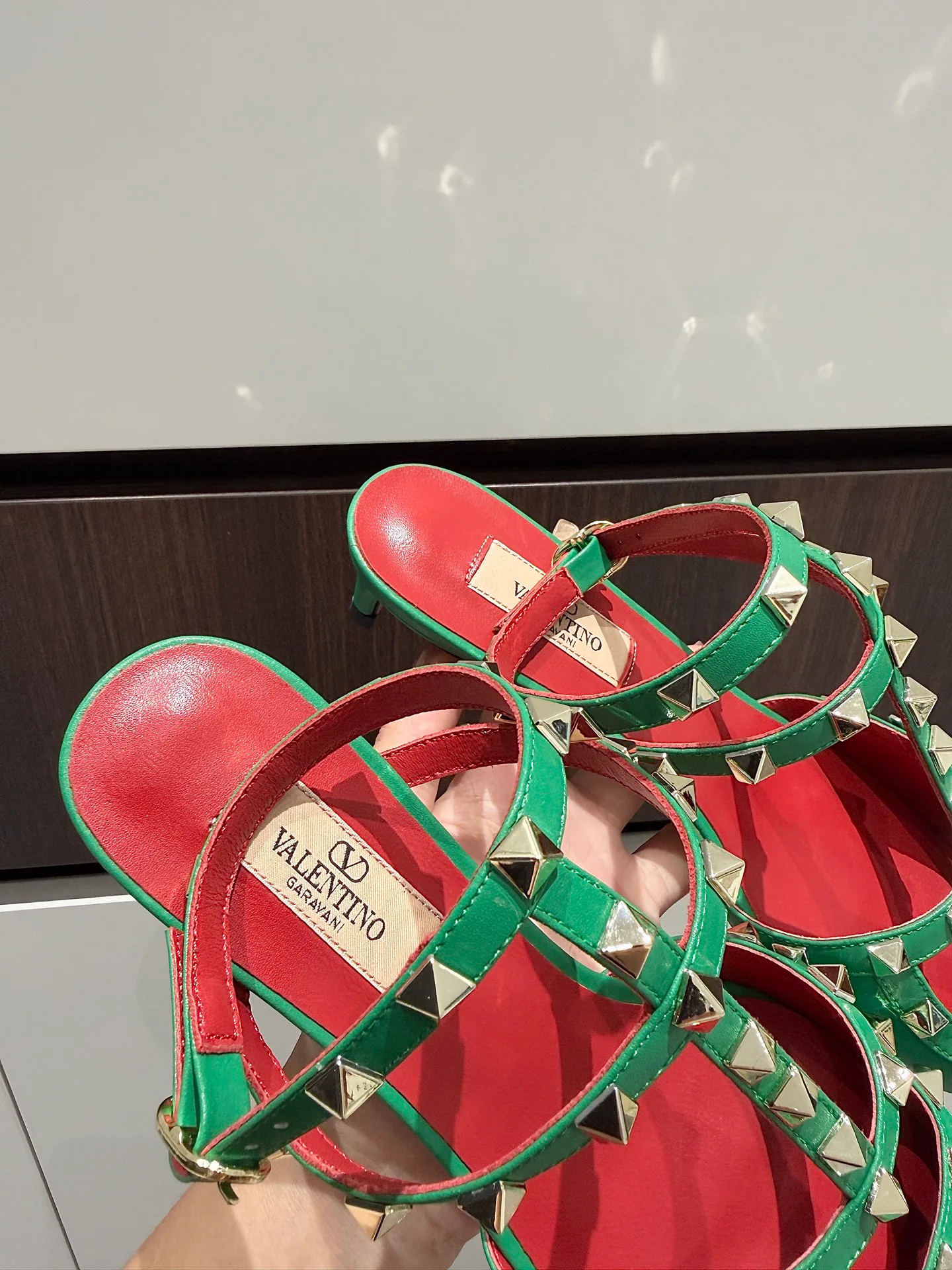 Босоножки Женские Valentino 18981660