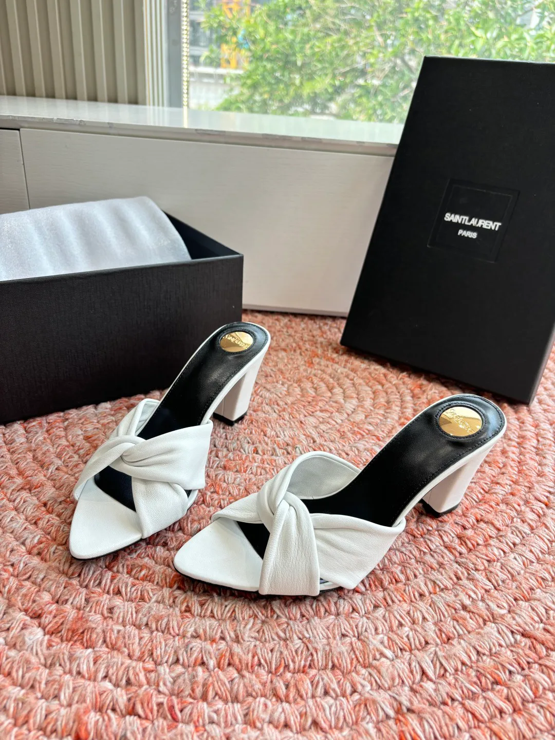 Босоножки Женские Saint Laurent 11770259