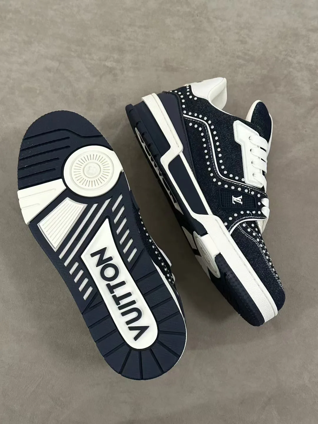 Кроссовки Женские Louis Vuitton 1257951