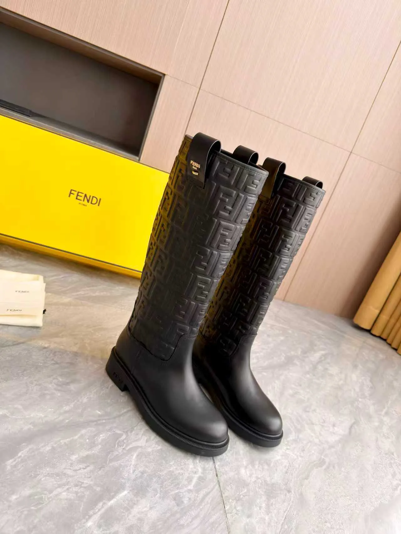 Сапоги Женские Fendi 18104326
