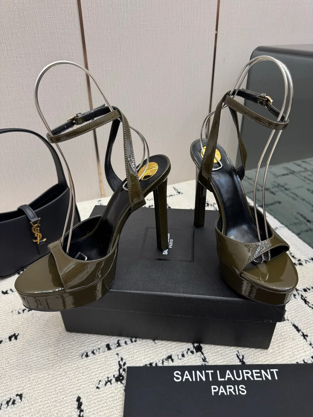Босоножки Женские Saint Laurent 18049021