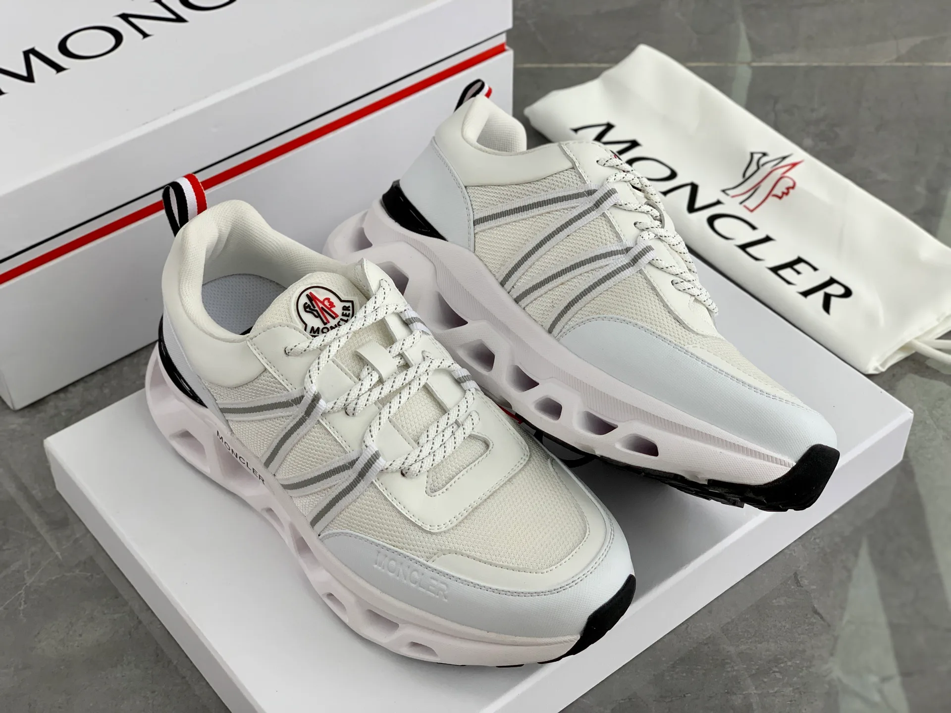 Кроссовки Женские Moncler 228623