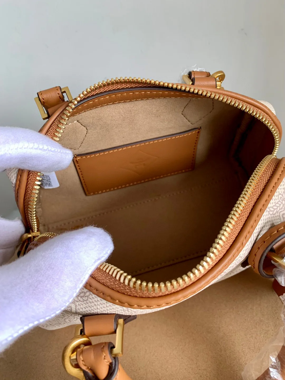 Классические Сумки Женские Mcm 9836284