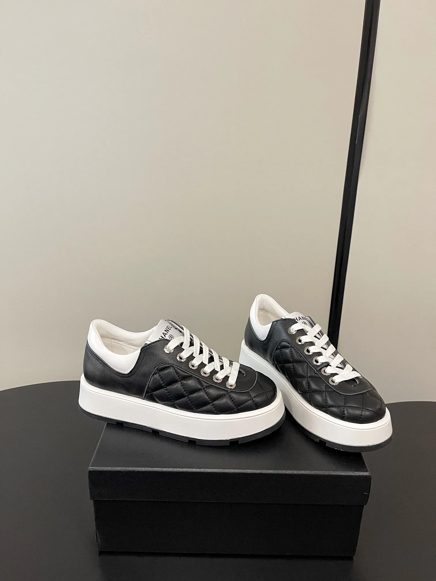 Кроссовки Женские Chanel 1761631