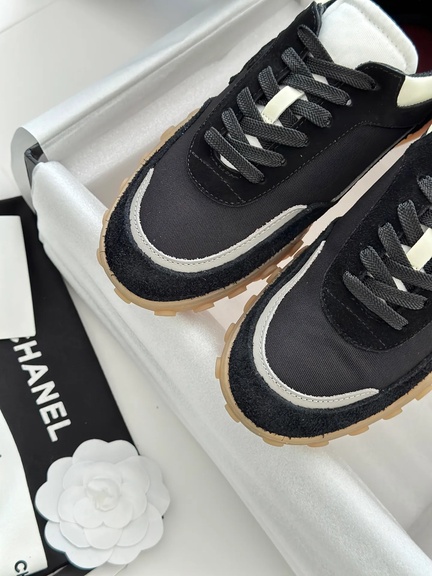 Кроссовки Женские Chanel 18765007
