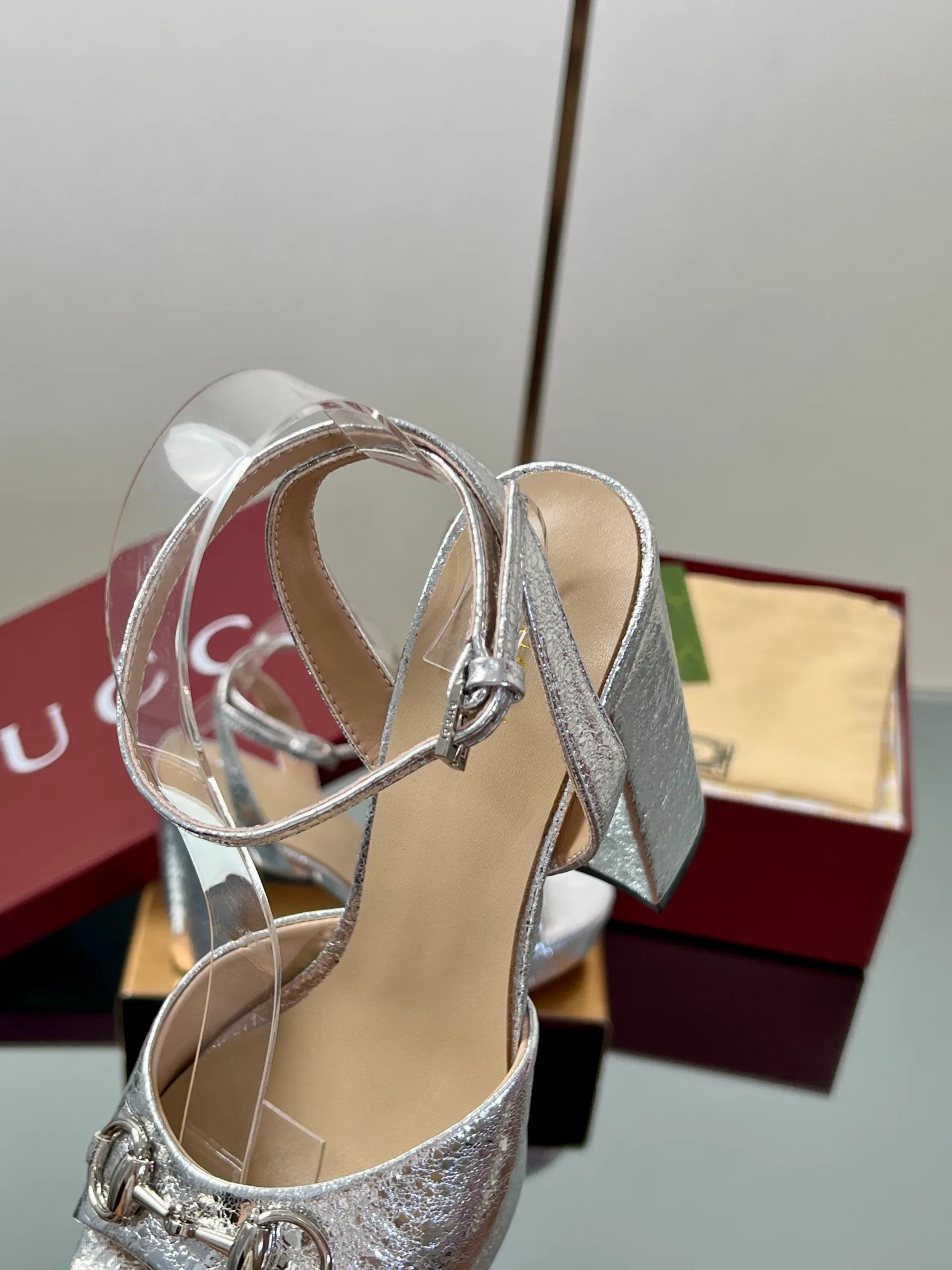 Босоножки Женские Gucci 11616308