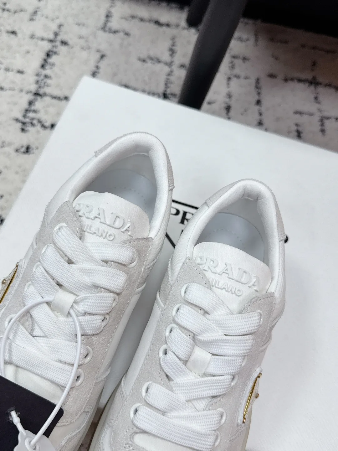 Кроссовки Женские Prada 18964660