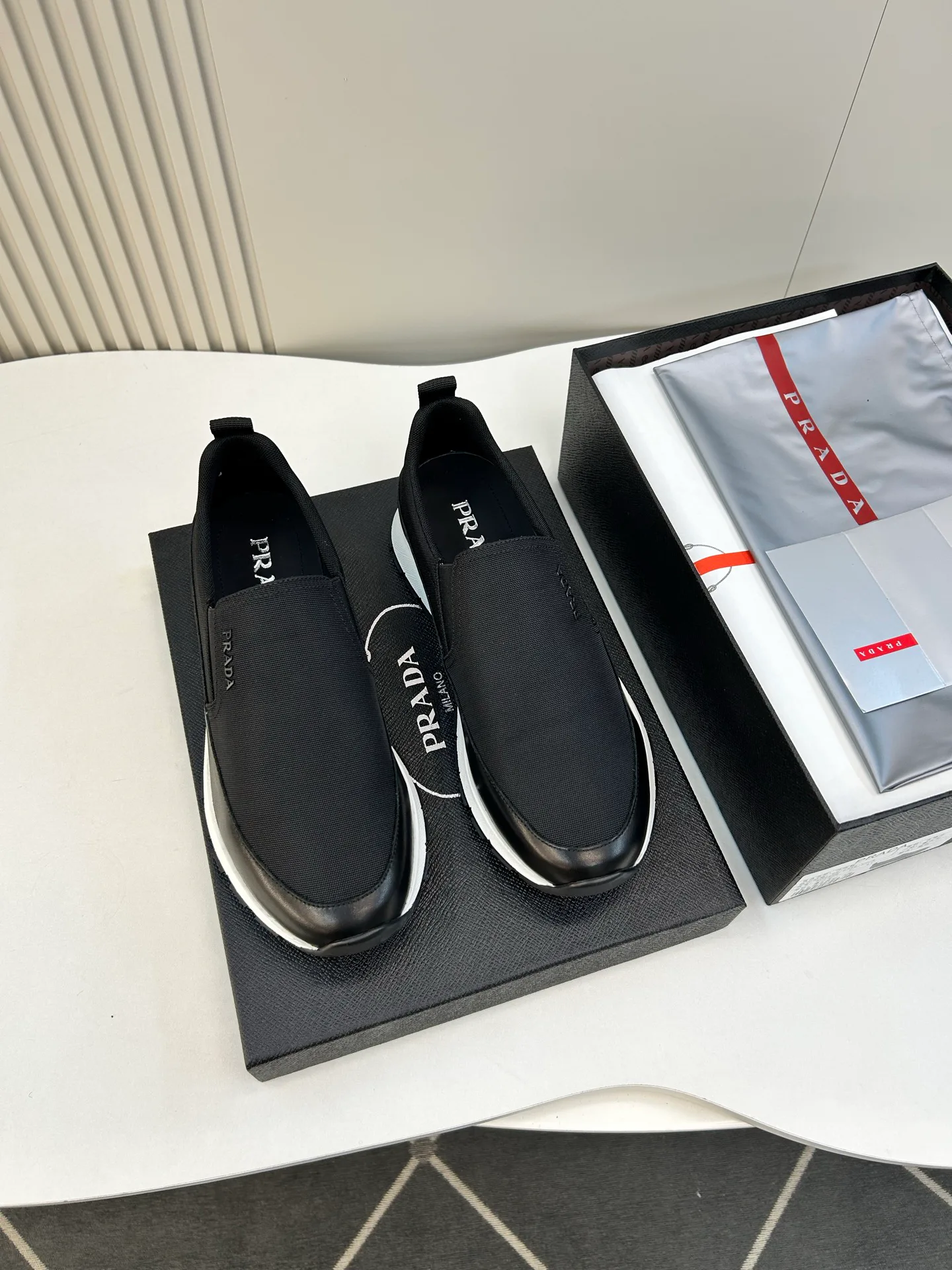 Кроссовки Мужские Prada 18267395
