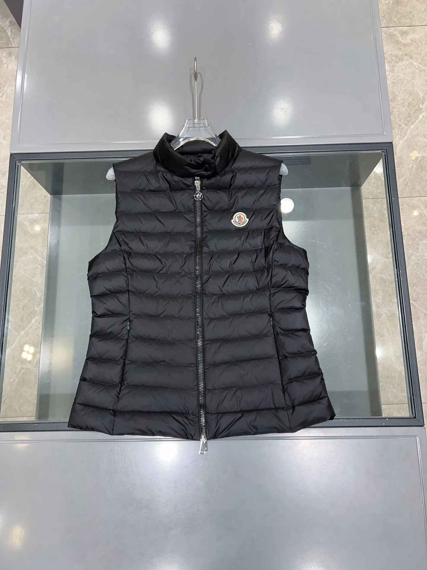 Жилеты Женские Moncler 18368441