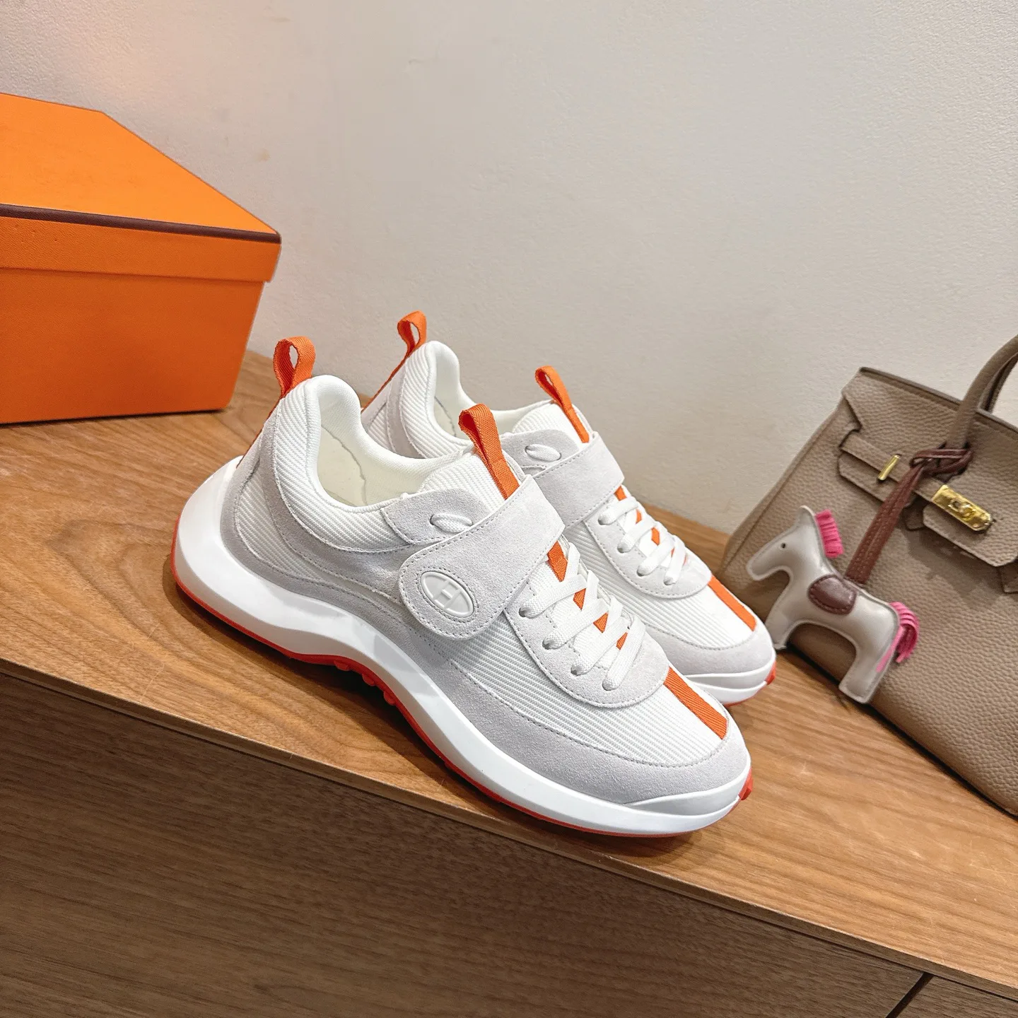 Кроссовки Женские Hermes 10189085