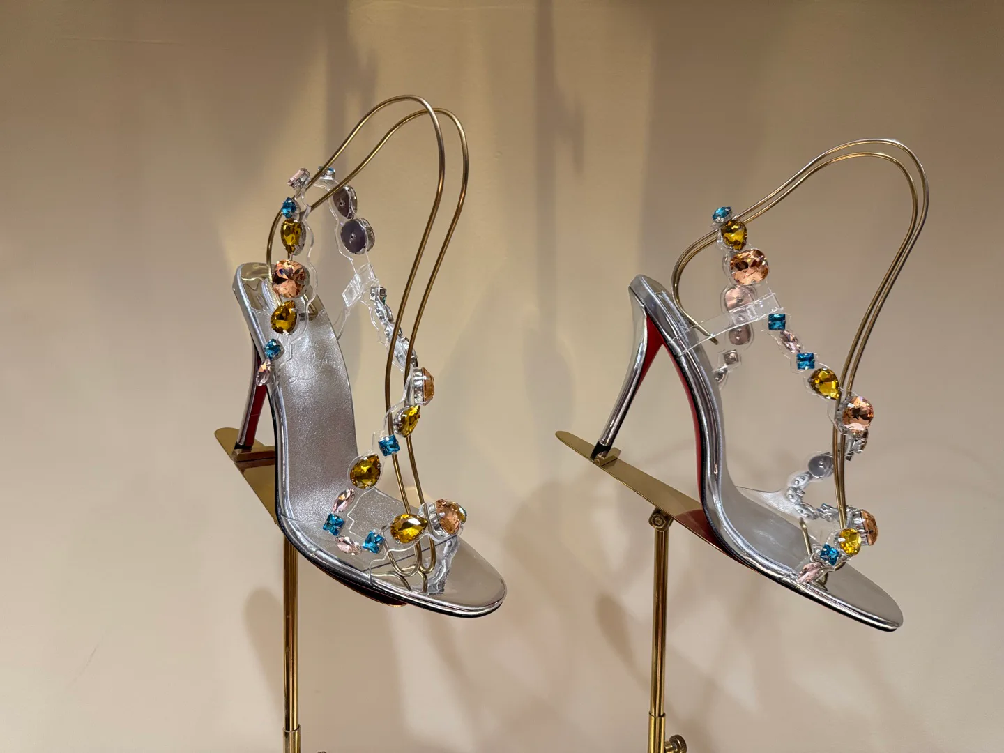 Босоножки Женские Christian Louboutin 5737632