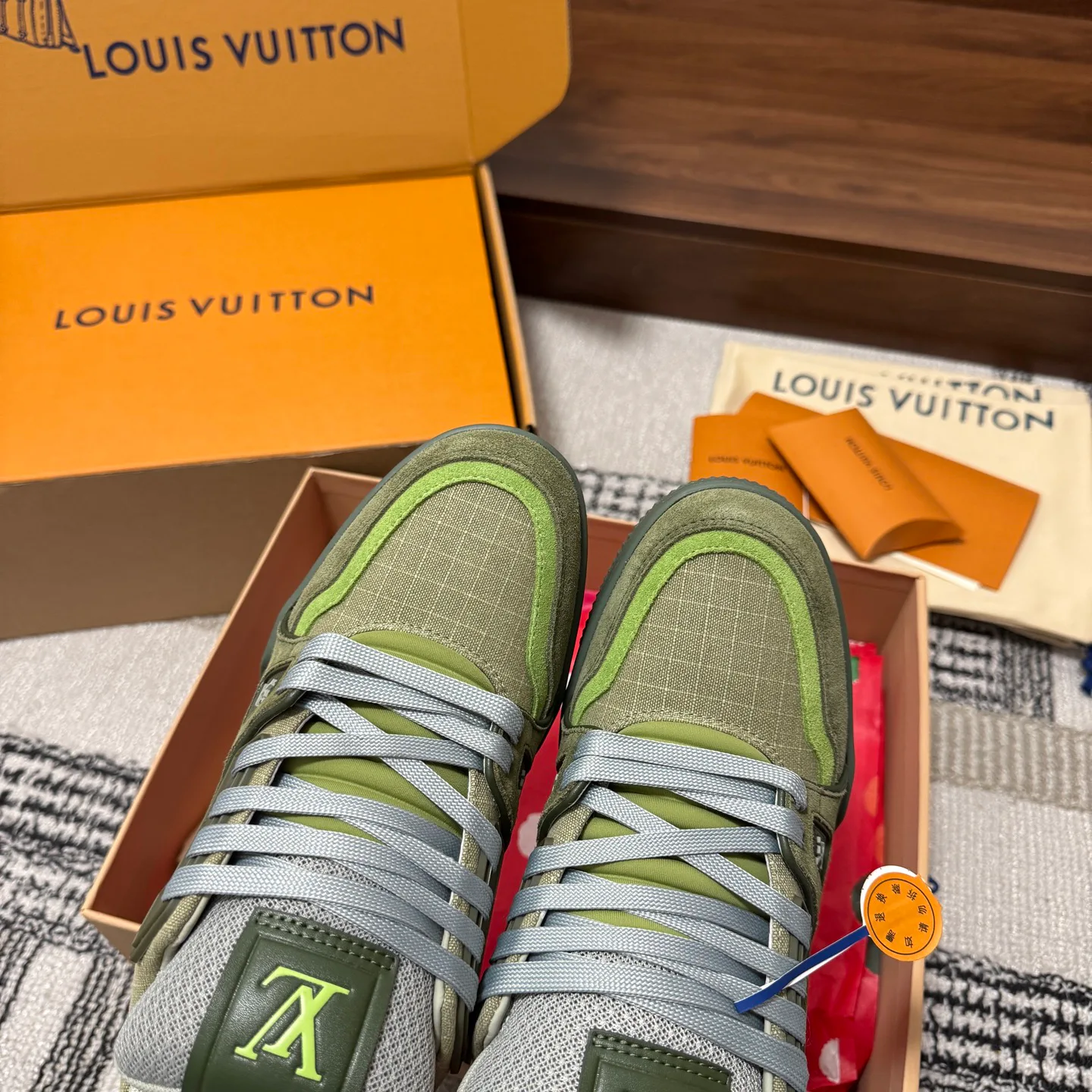 Кроссовки Женские Louis Vuitton 1546836