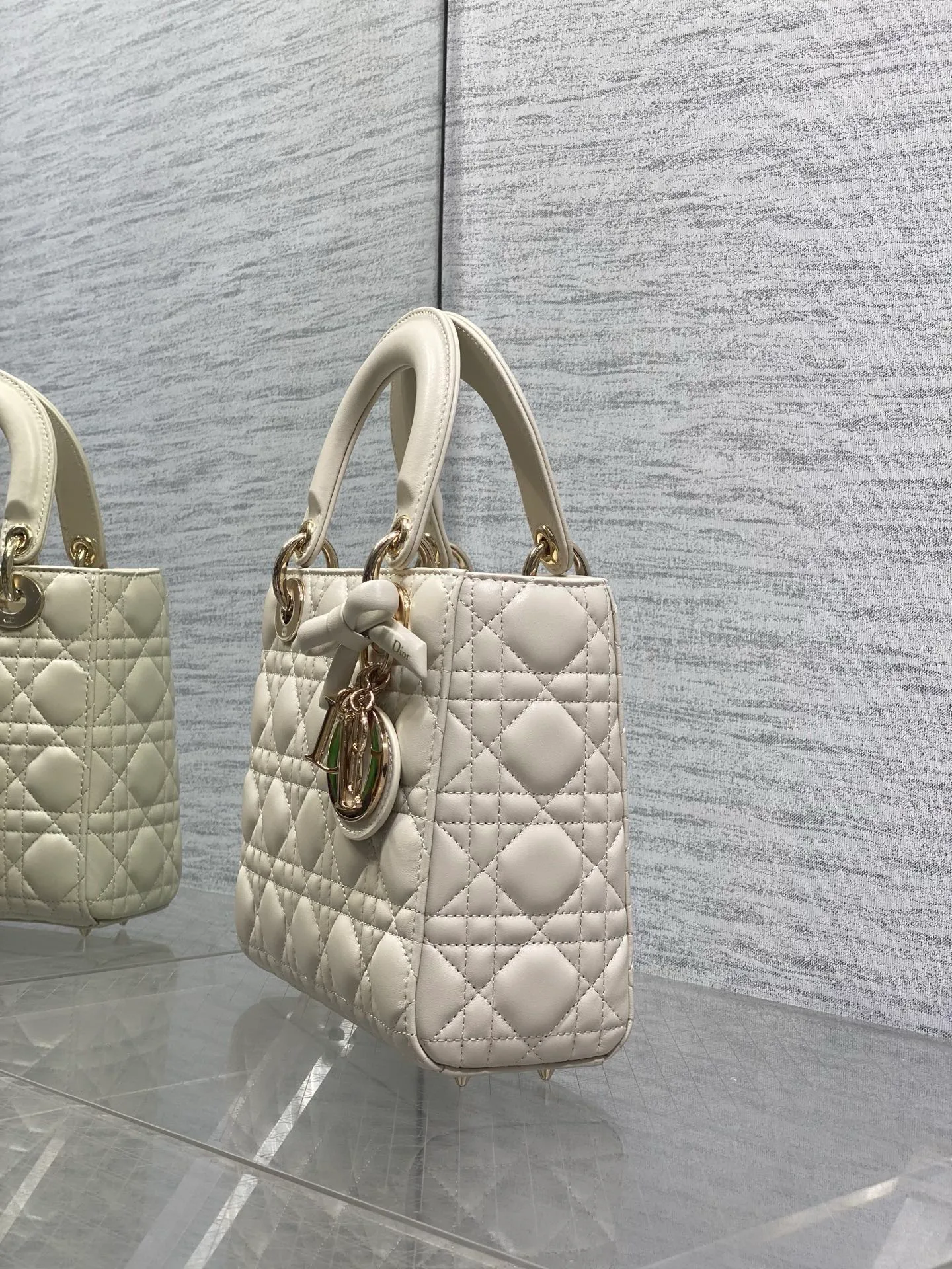 Классические Сумки Женские Christian Dior 17601471