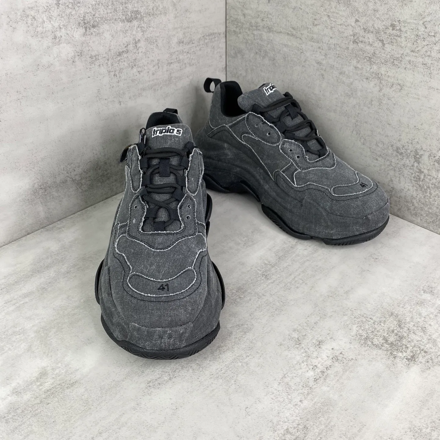Кроссовки Женские Balenciaga 18686624