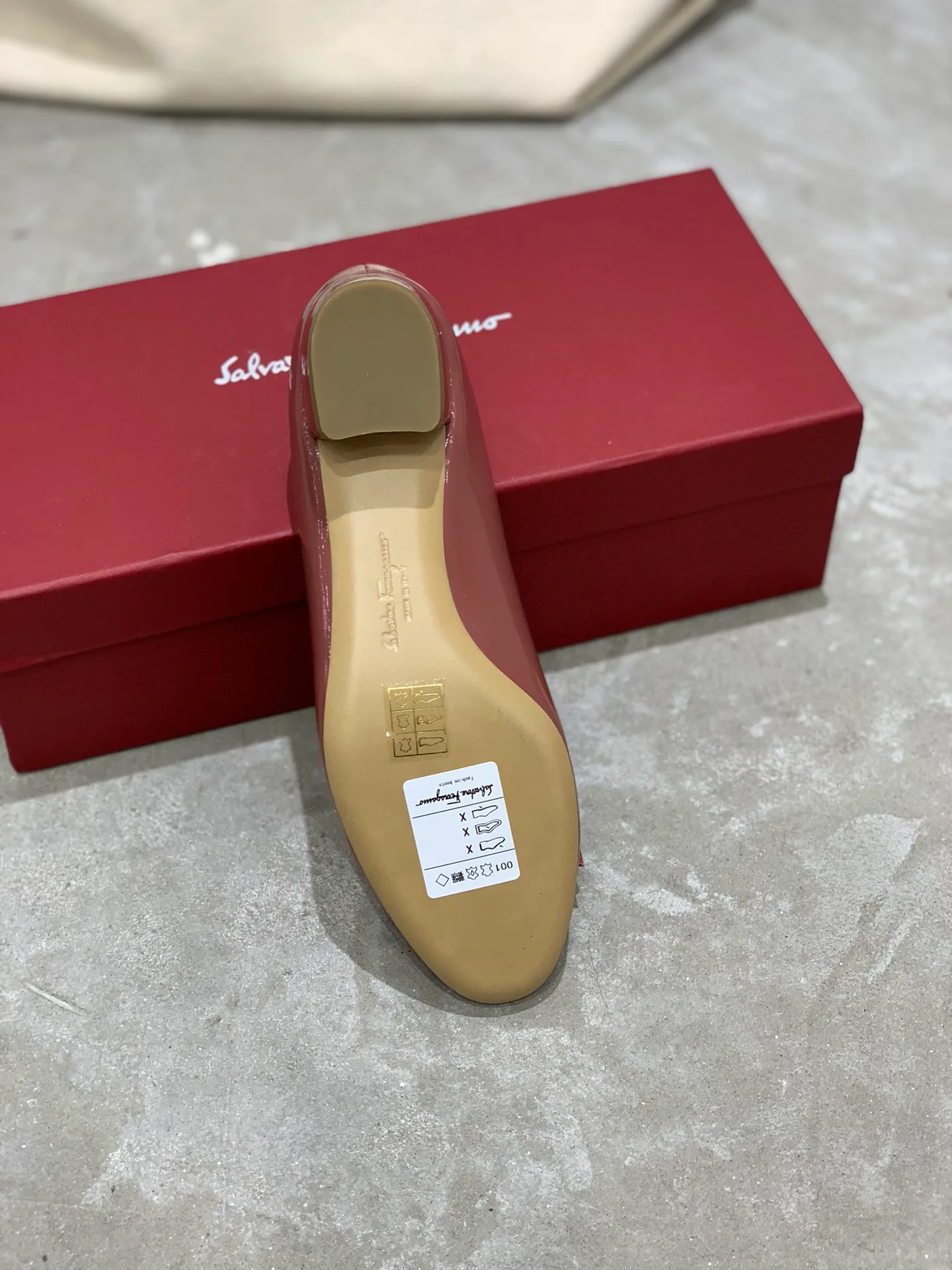 Балетки Женские Salvatore Ferragamo 18340685