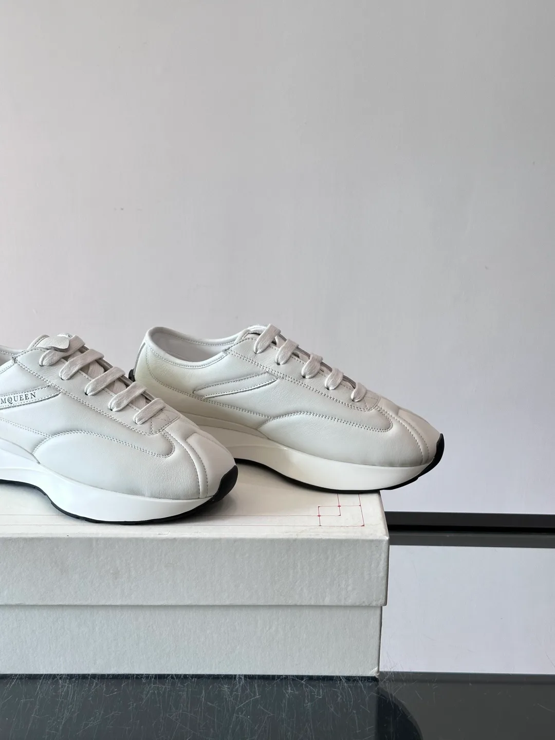 Кроссовки Женские Alexander Mcqueen 17328790