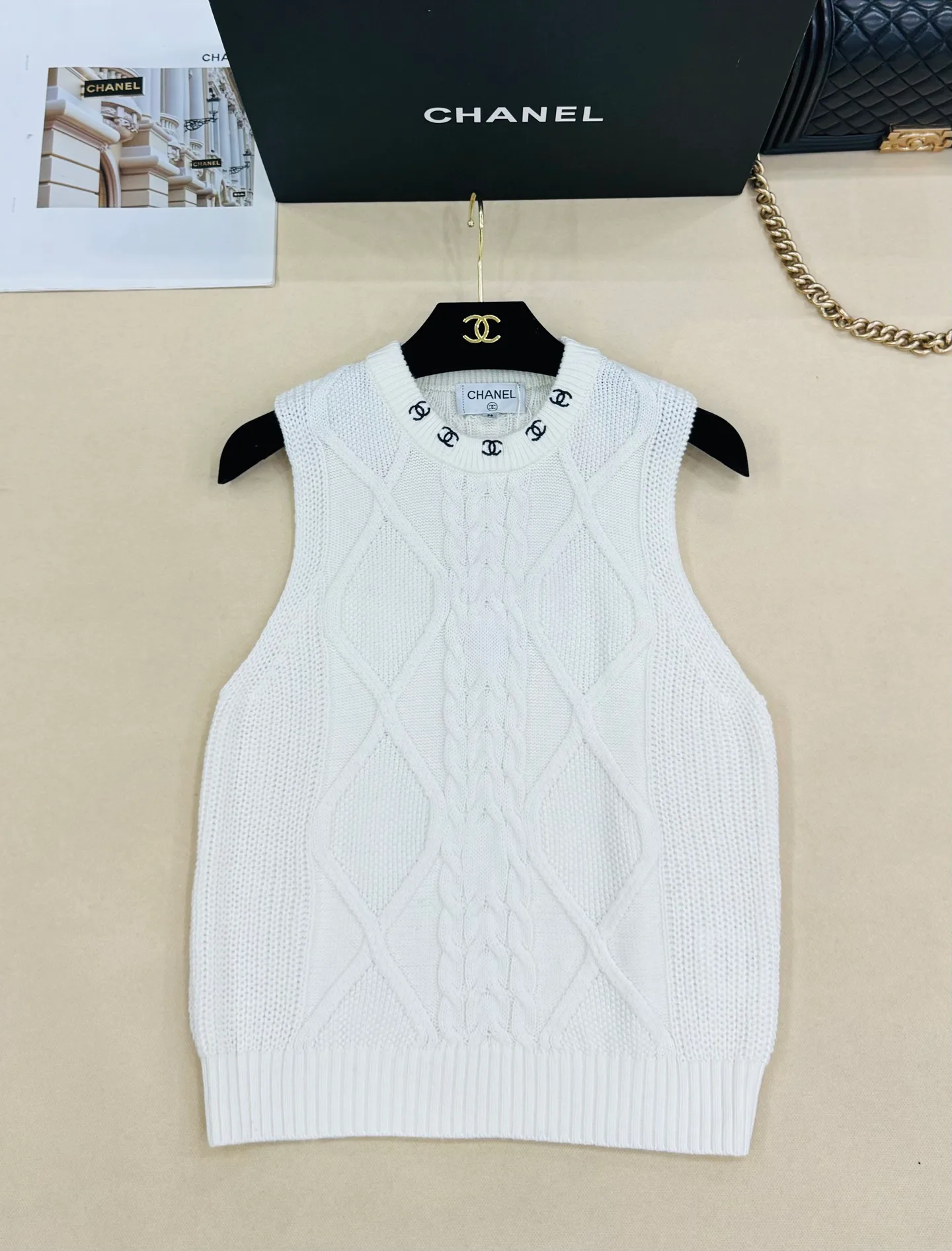 Жилеты Женские Chanel 13333775