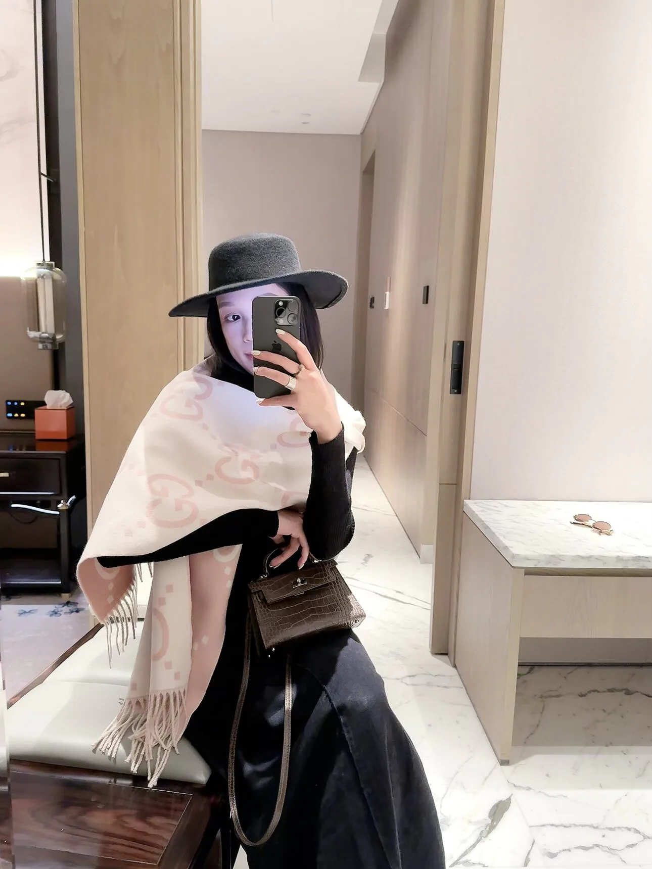 Шарфы Gucci 18322587